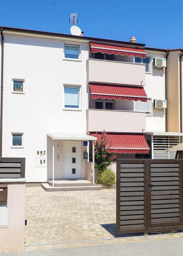 Ferienwohnung Leona Pula Exterior foto